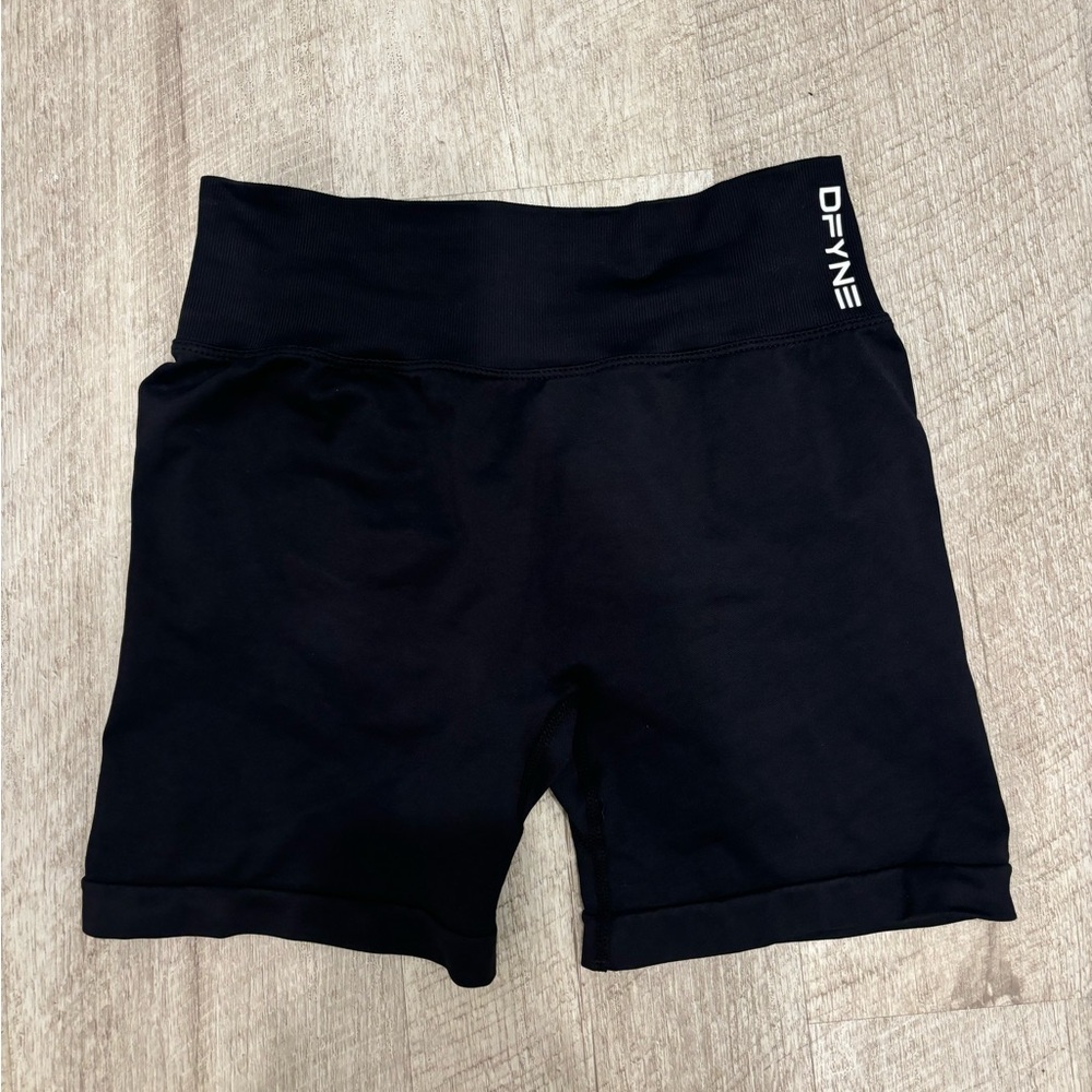 Dyfne Shorts